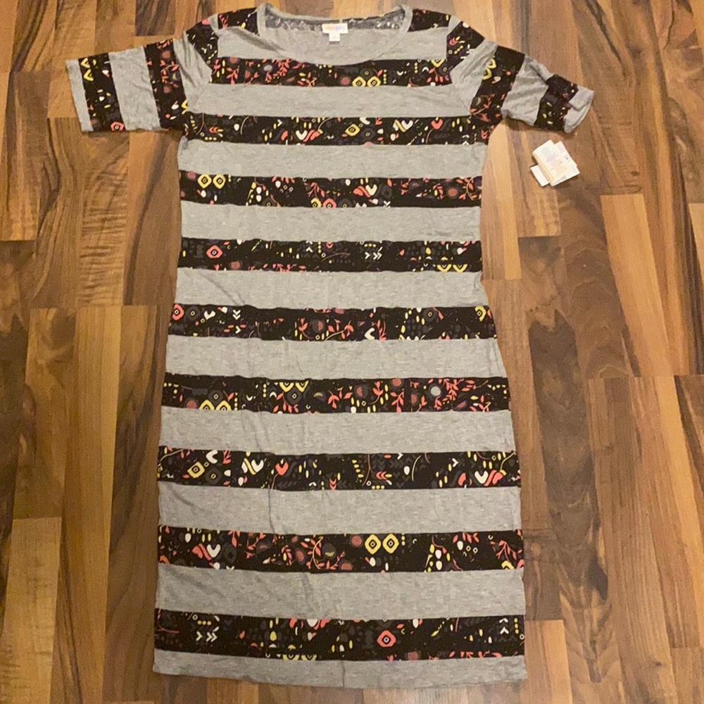 New with tags XL LuLaRoe Julia dress.